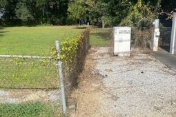 736 Kent Street photo 4