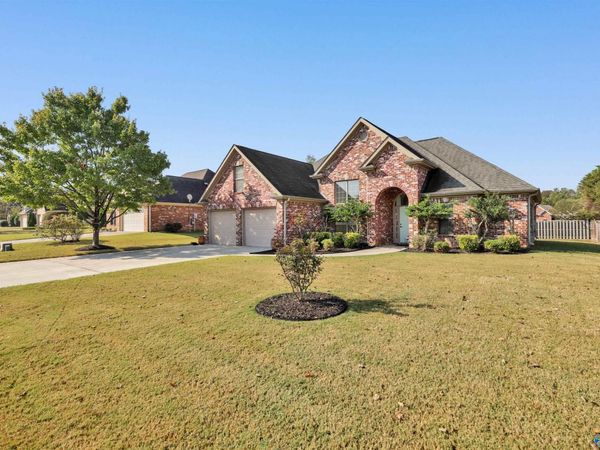 208 Queens Gate, Maylene, AL 35114