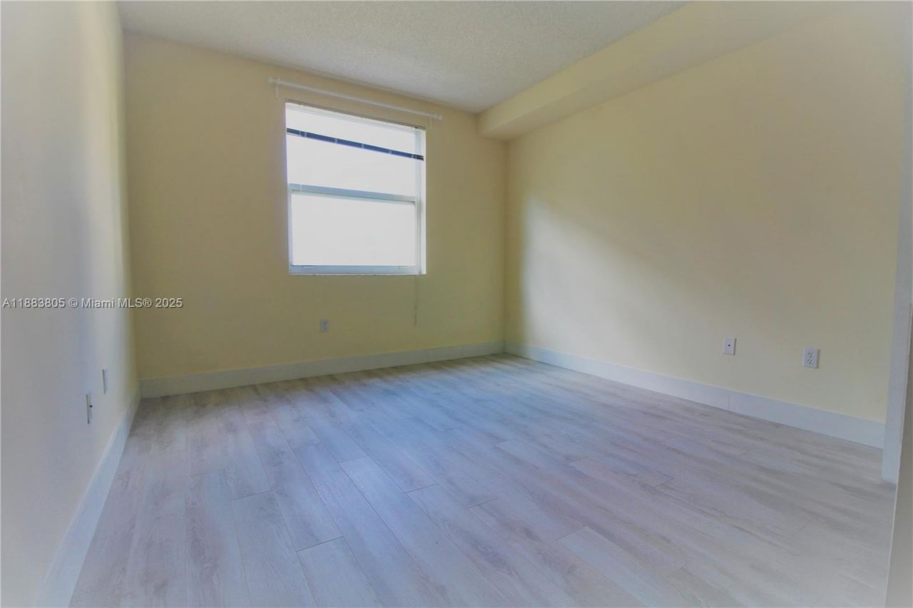 17150 N Bay Rd, Unit 2612, Sunny Isles Beach, FL 33160 Photo