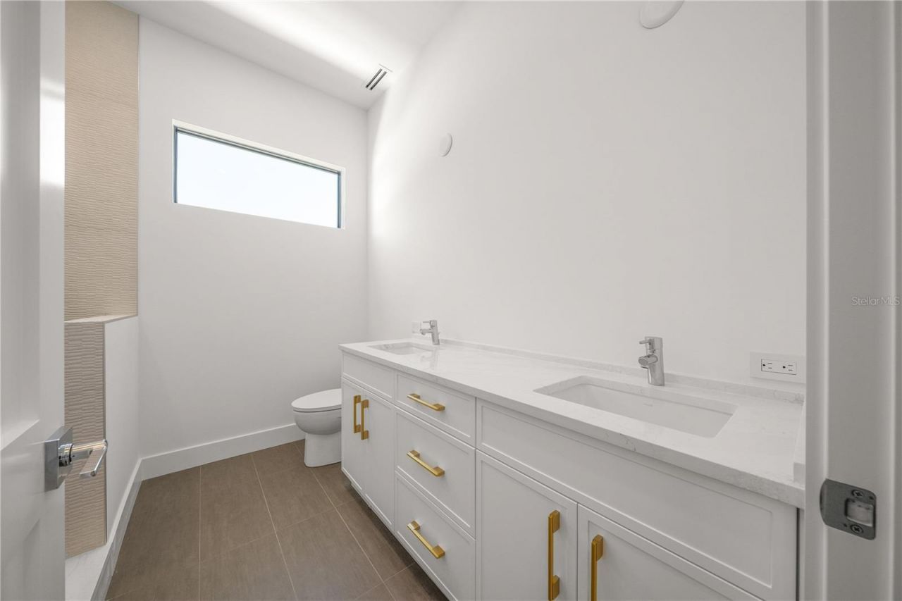 1648 Bonita Lane, Sarasota, FL 34239 Photo