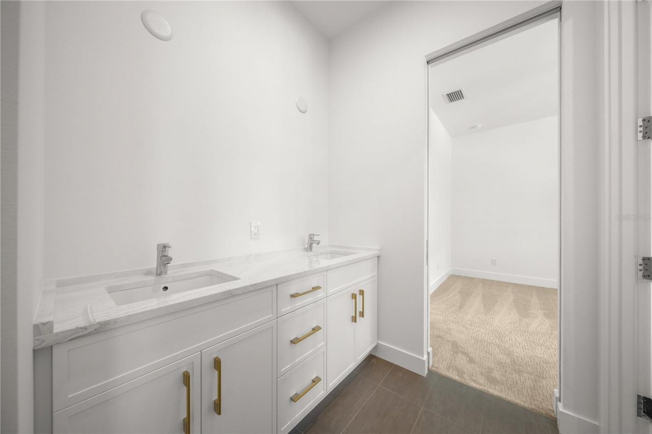 1648 Bonita Lane, Sarasota, FL 34239 Photo