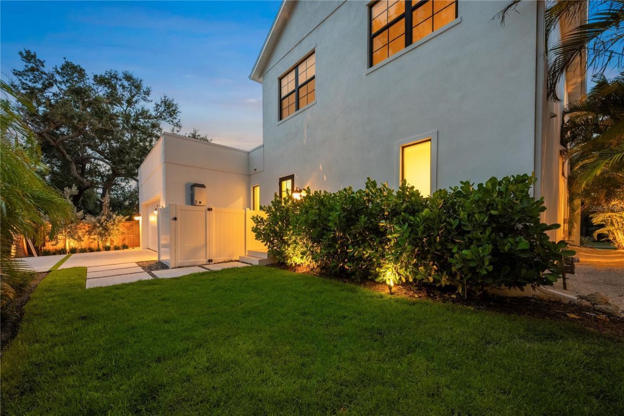 1648 Bonita Lane, Sarasota, FL 34239 Photo