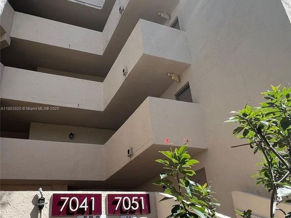 7051 Environ Blvd, Unit 332, Lauderhill, FL 33319