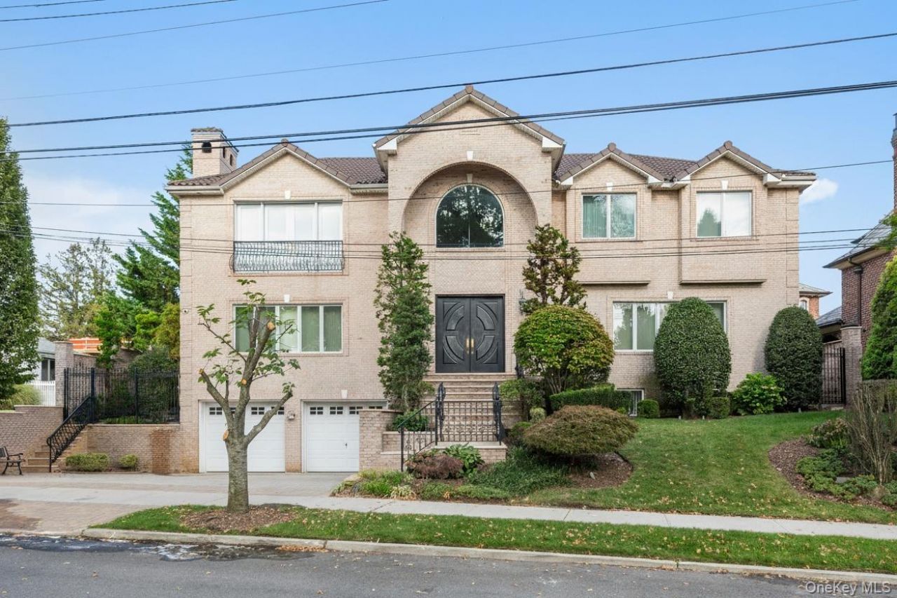 104 Malba Drive, Malba, NY 11357 Main Photo