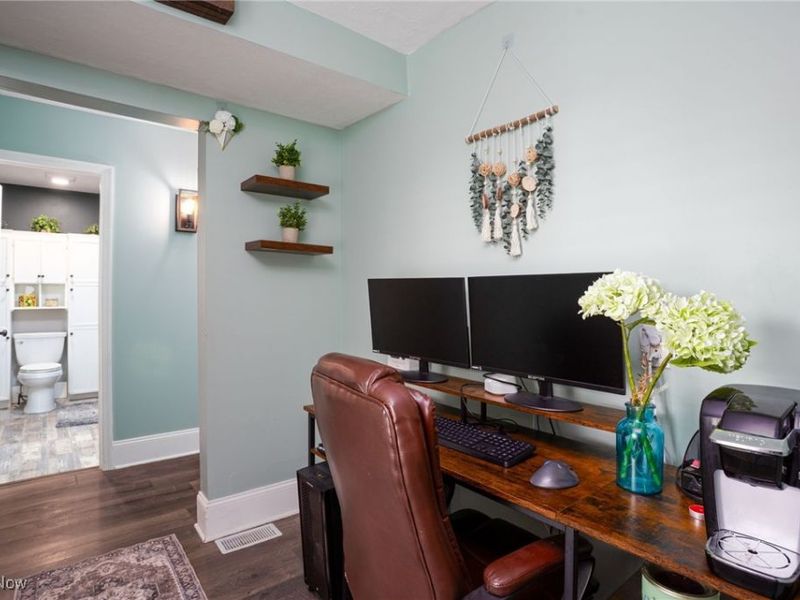 3990 Edison Street NE, Hartville, OH 44632 Photo 10