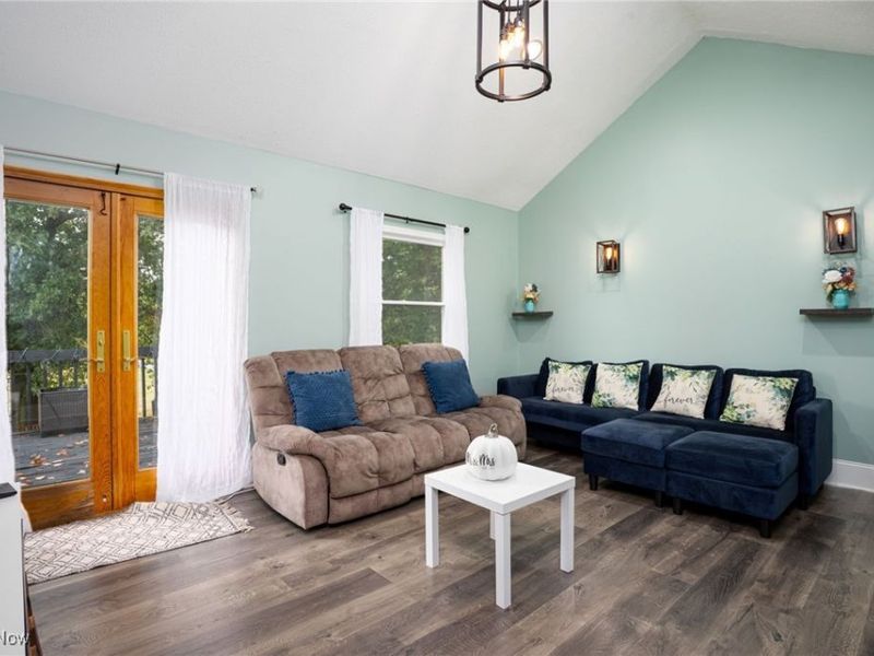 3990 Edison Street NE, Hartville, OH 44632 Photo 13