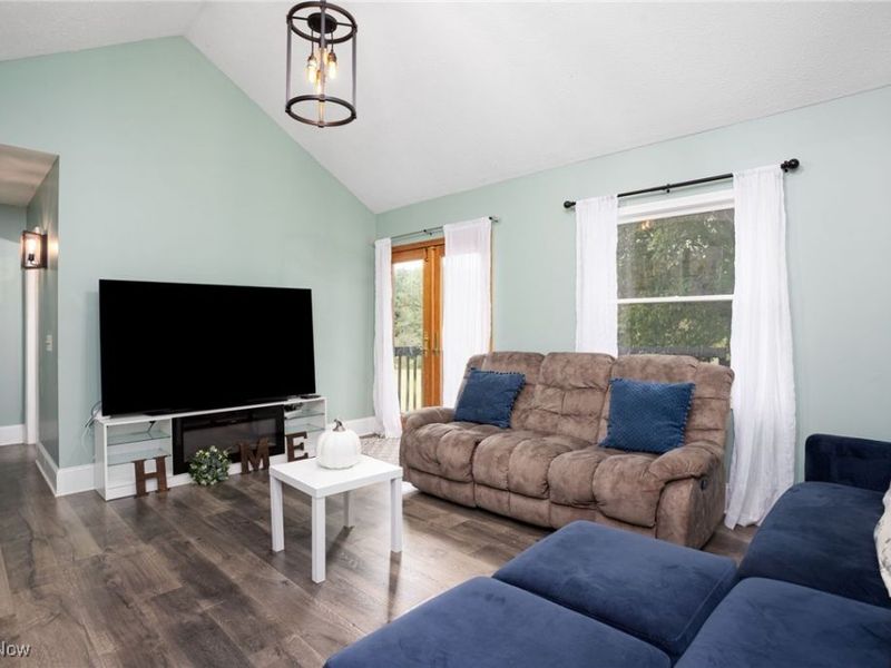 3990 Edison Street NE, Hartville, OH 44632 Photo 14