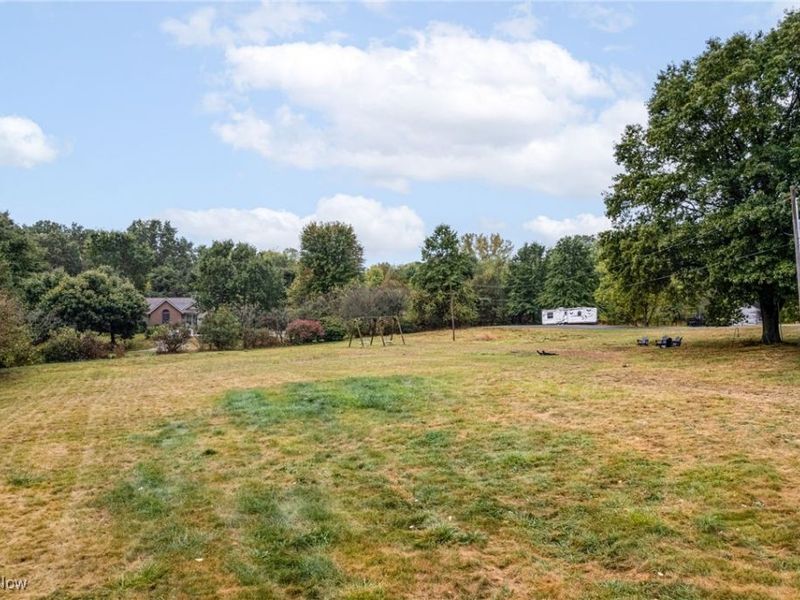 3990 Edison Street NE, Hartville, OH 44632 Photo 4