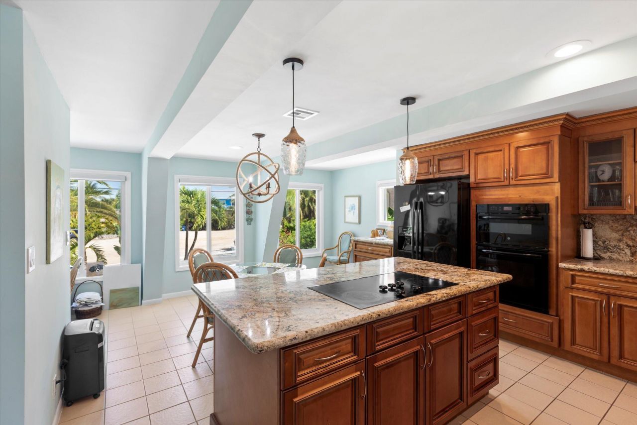 680 Cruikshank, Summerland Key, FL 33042 Photo
