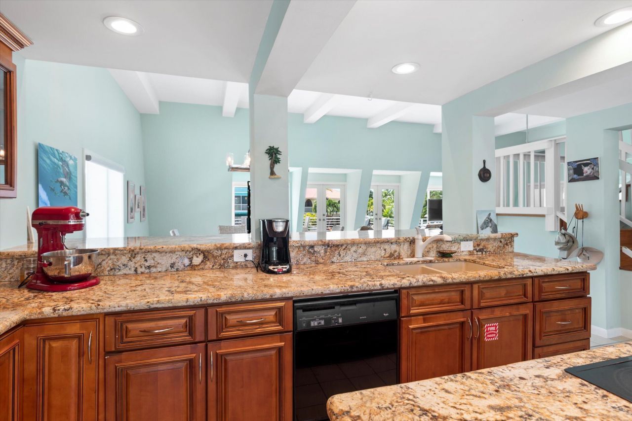 680 Cruikshank, Summerland Key, FL 33042 Photo