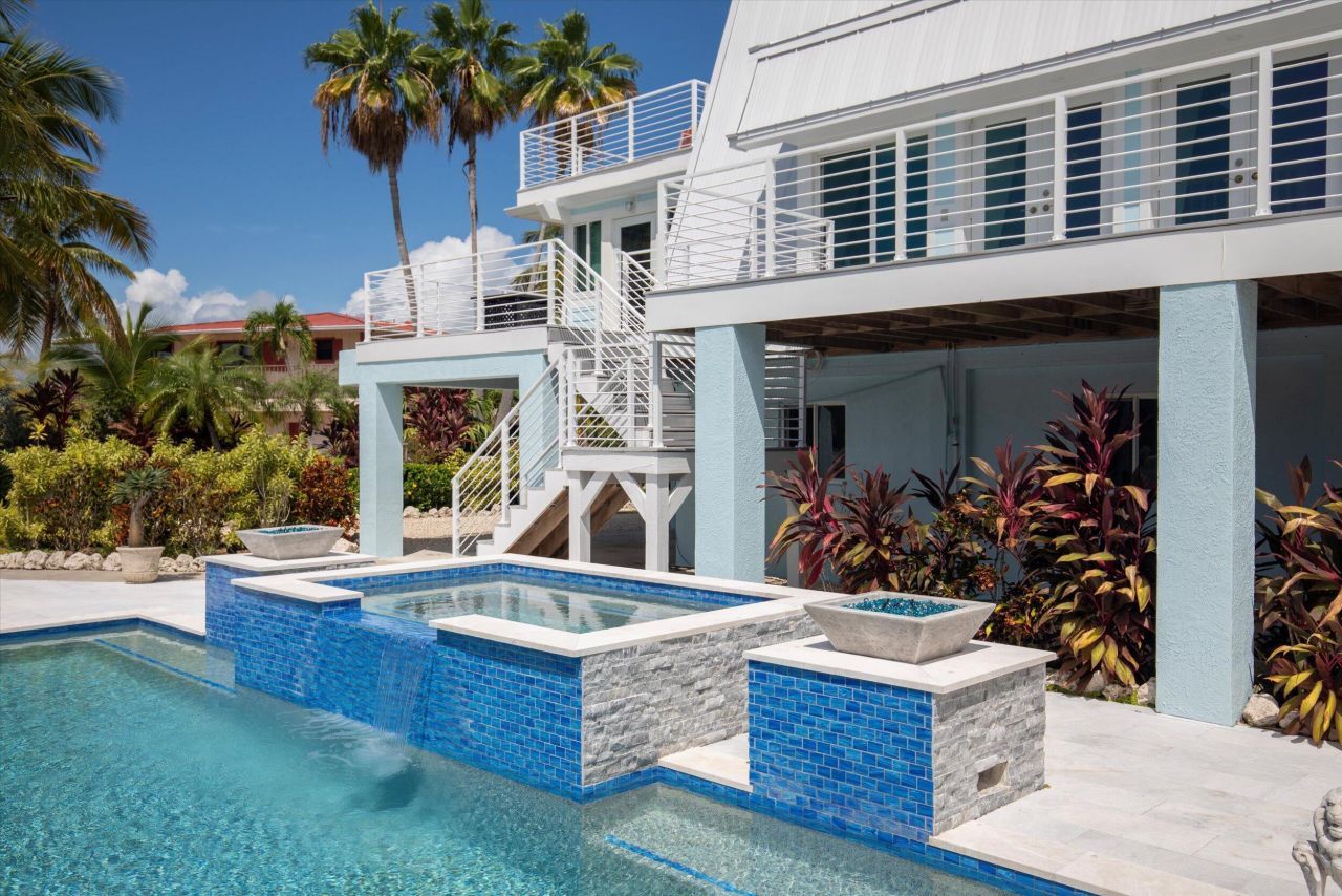 680 Cruikshank, Summerland Key, FL 33042 Photo