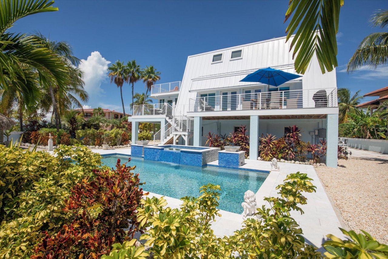 680 Cruikshank, Summerland Key, FL 33042 Photo