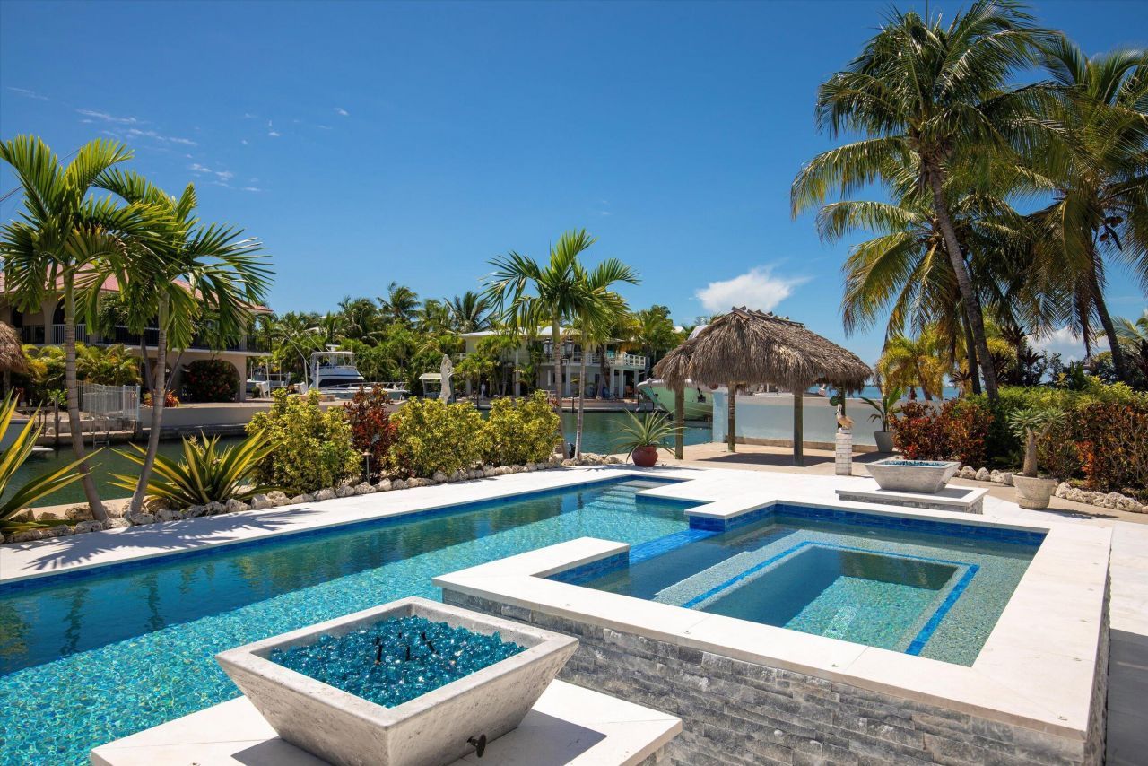 680 Cruikshank, Summerland Key, FL 33042 Photo