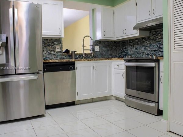 7561 NW 1st St, Unit 203, Margate, FL 33063