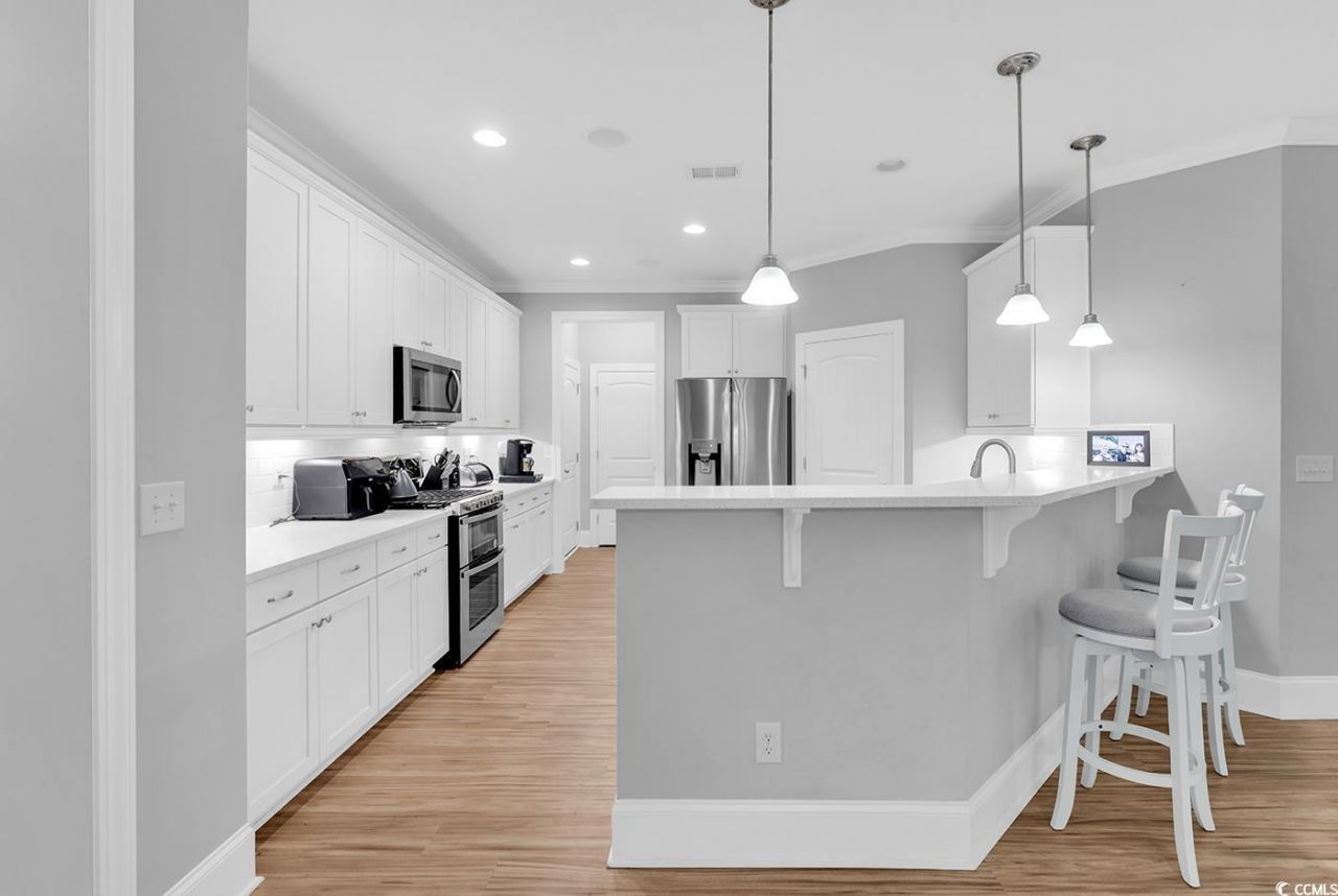 445 Wakefield Ct. Photo 15