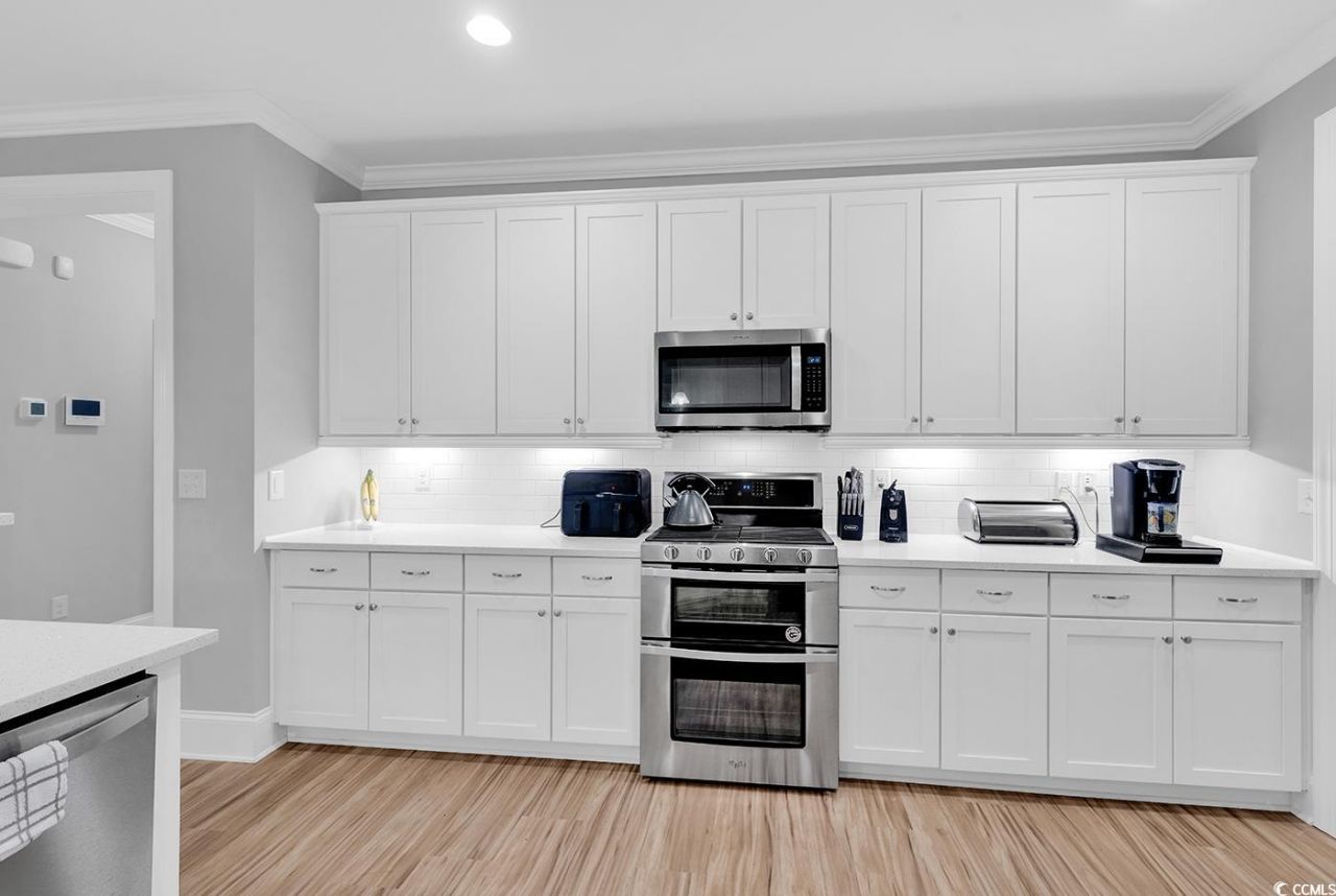 445 Wakefield Ct. Photo 16