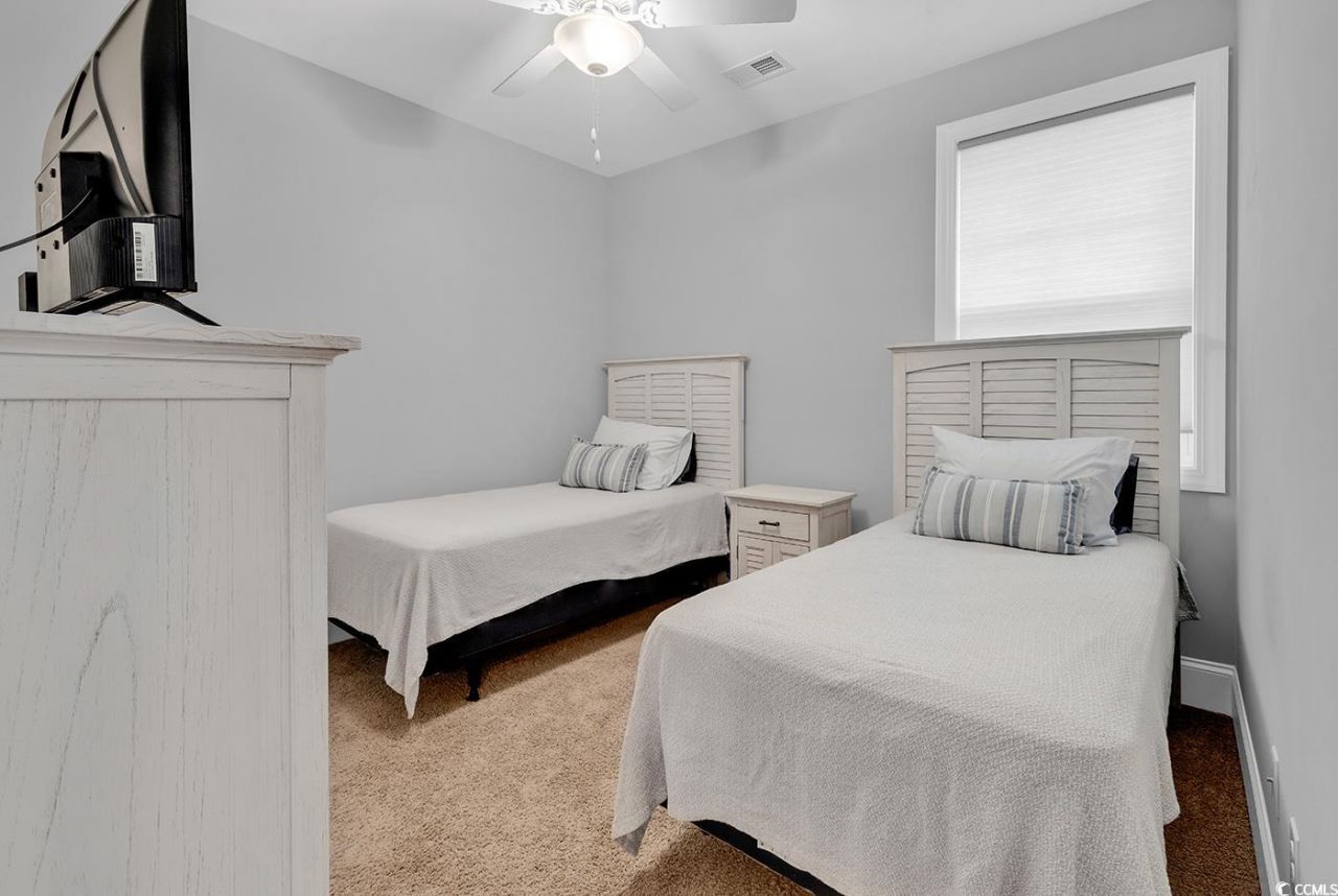 445 Wakefield Ct. Photo 7