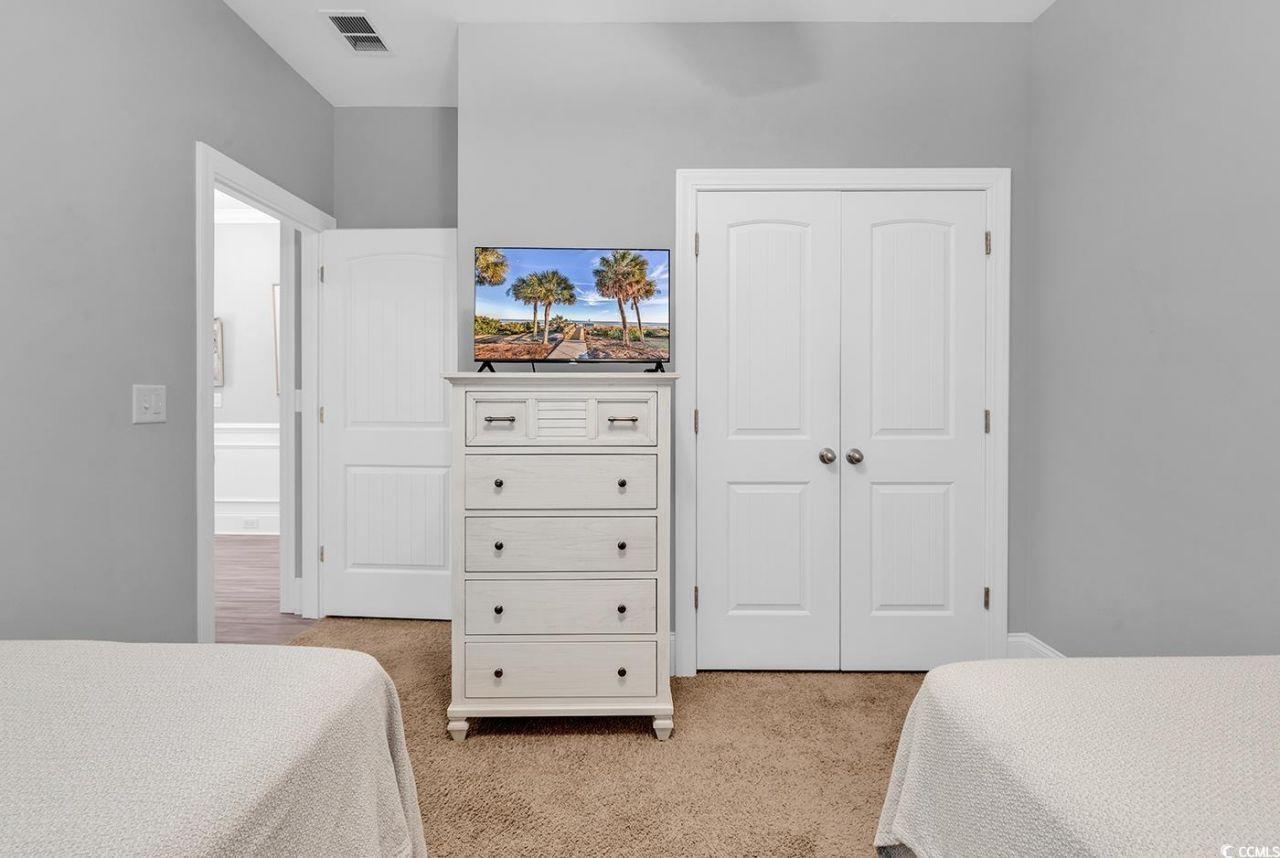 445 Wakefield Ct. Photo 8