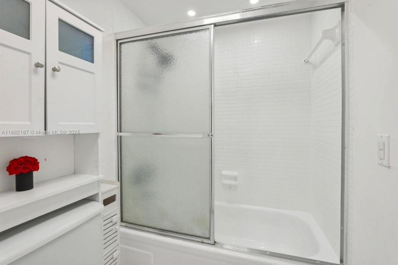 1345 West Avenue, Unit 304, Miami Beach, FL 33139 Photo