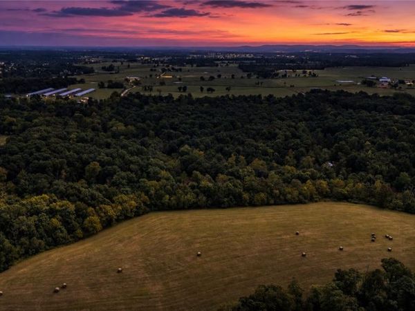 12502 Hamilton Drive, Gentry, AR 72734
