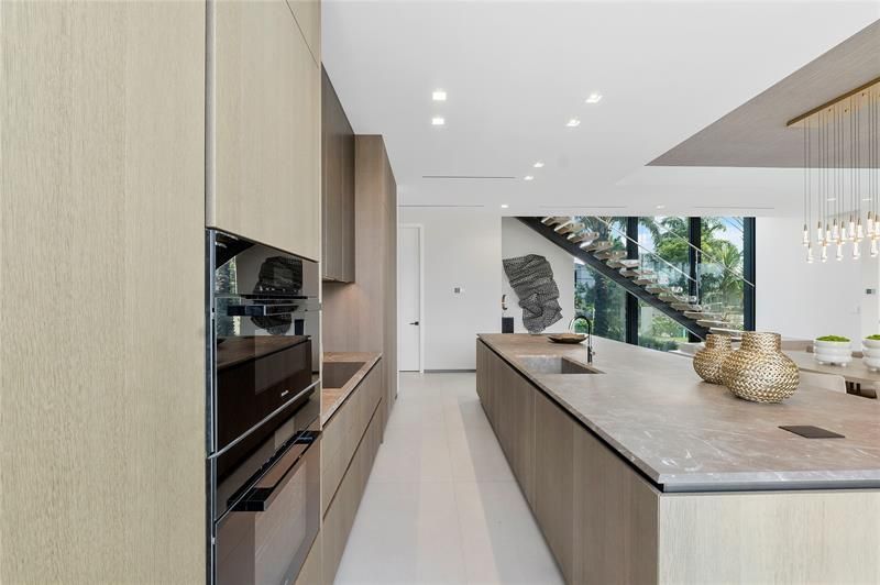 2880 NE 28th St, Fort Lauderdale, FL 33306 Photo