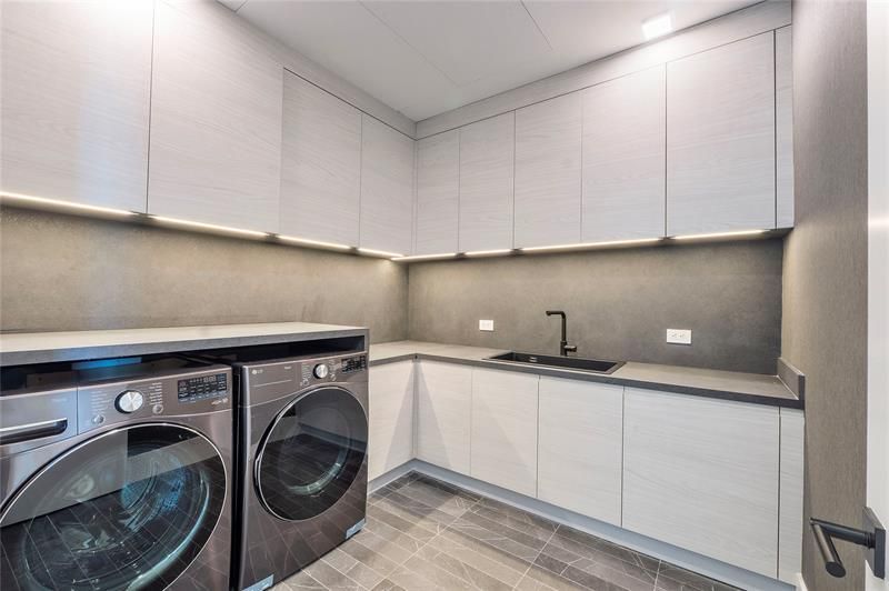 2880 NE 28th St, Fort Lauderdale, FL 33306 Photo