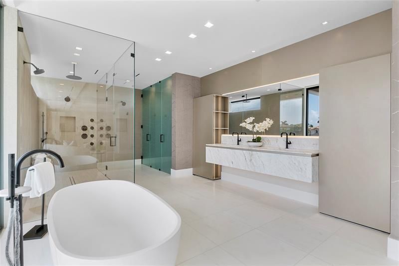 2880 NE 28th St, Fort Lauderdale, FL 33306 Photo