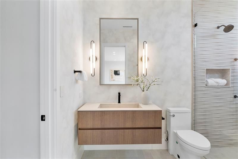 2880 NE 28th St, Fort Lauderdale, FL 33306 Photo