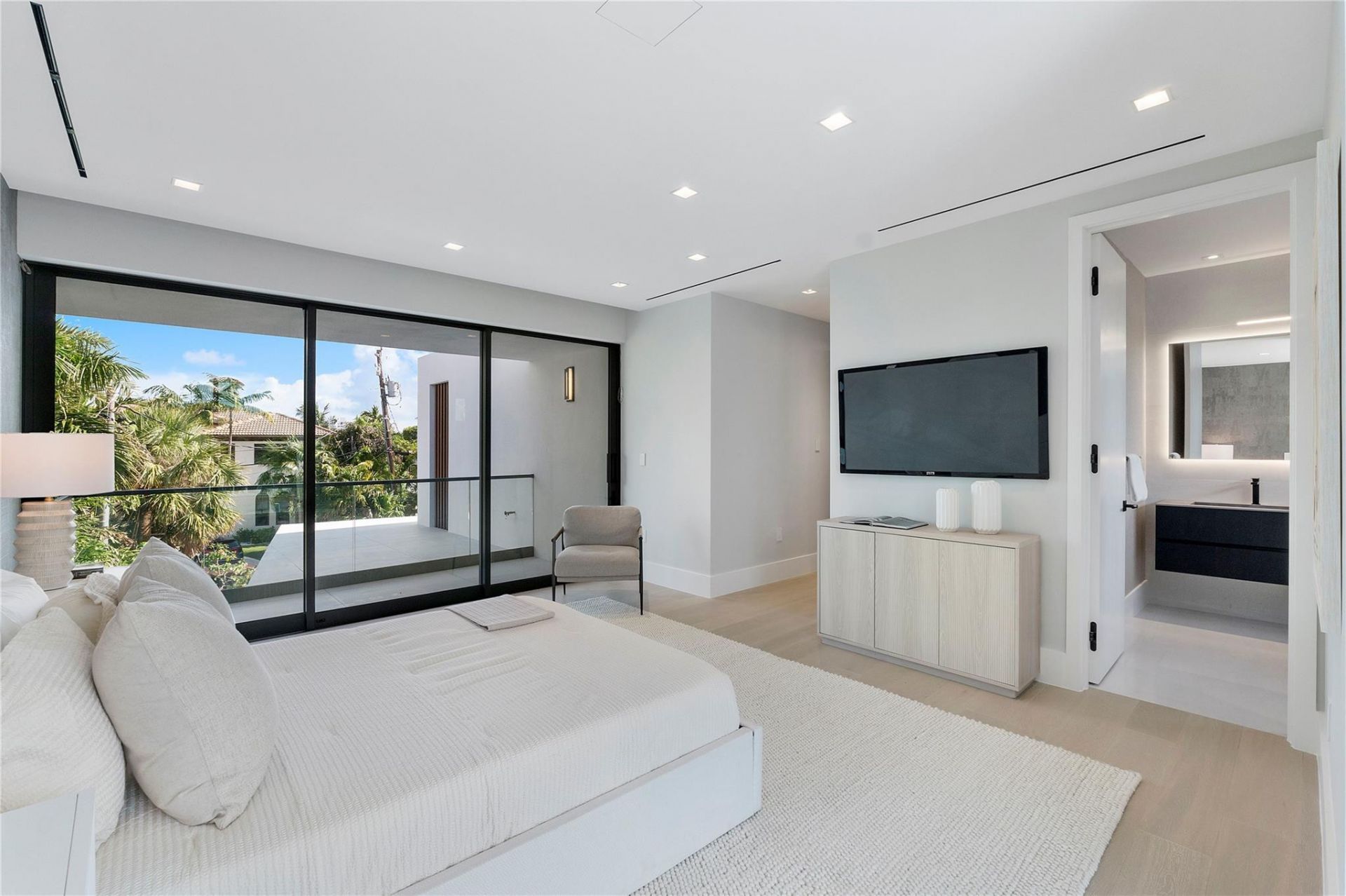 2880 NE 28th Street, Fort Lauderdale, FL 33306 Photo