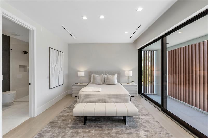 2880 NE 28th St, Fort Lauderdale, FL 33306 Photo