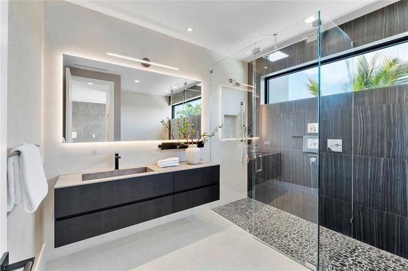 2880 NE 28th St, Fort Lauderdale, FL 33306 Photo