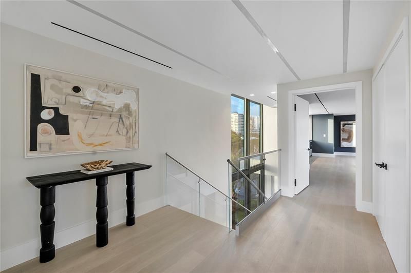 2880 NE 28th St, Fort Lauderdale, FL 33306 Photo