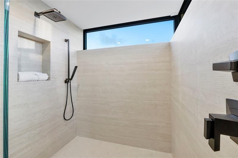 2880 NE 28th St, Fort Lauderdale, FL 33306 Photo