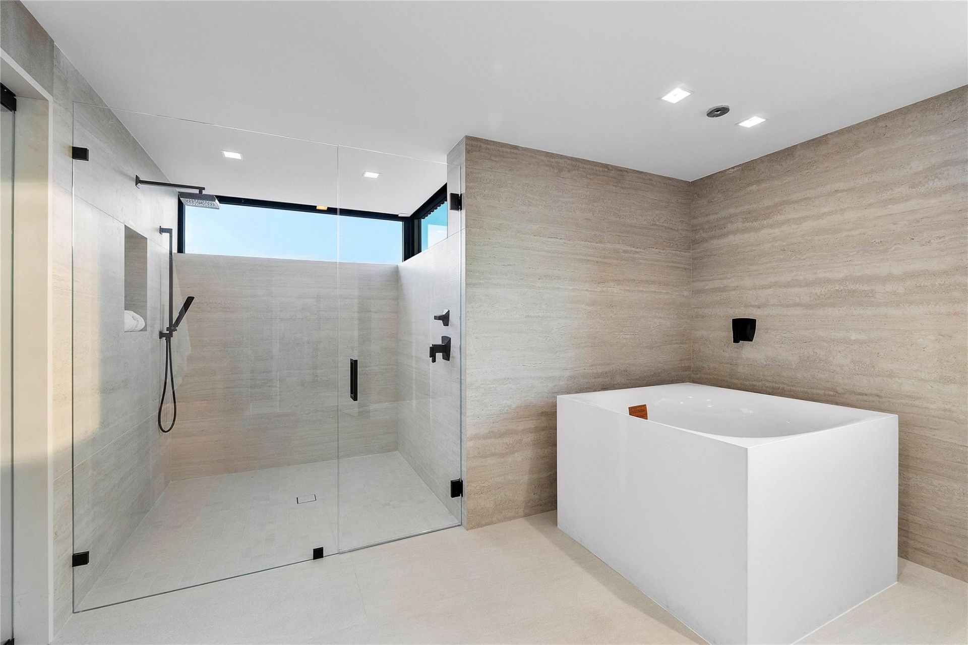 2880 NE 28th Street, Fort Lauderdale, FL 33306 Photo