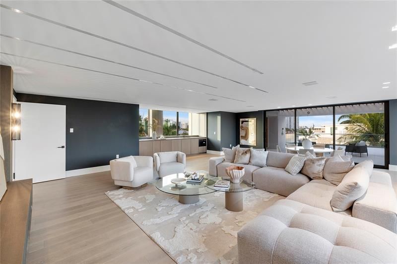 2880 NE 28th St, Fort Lauderdale, FL 33306 Photo