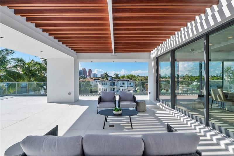 2880 NE 28th St, Fort Lauderdale, FL 33306 Photo