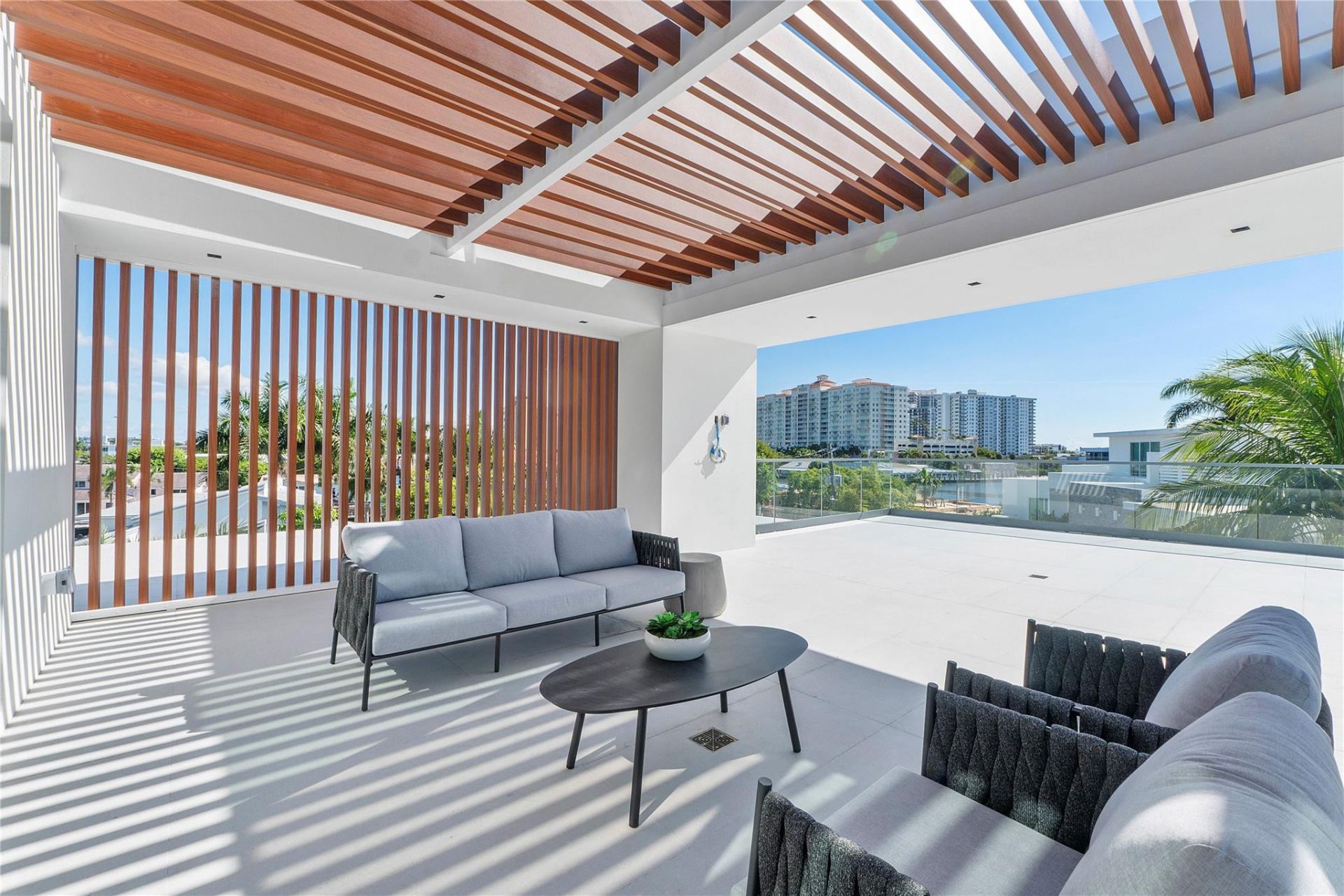 2880 NE 28th Street, Fort Lauderdale, FL 33306 Photo