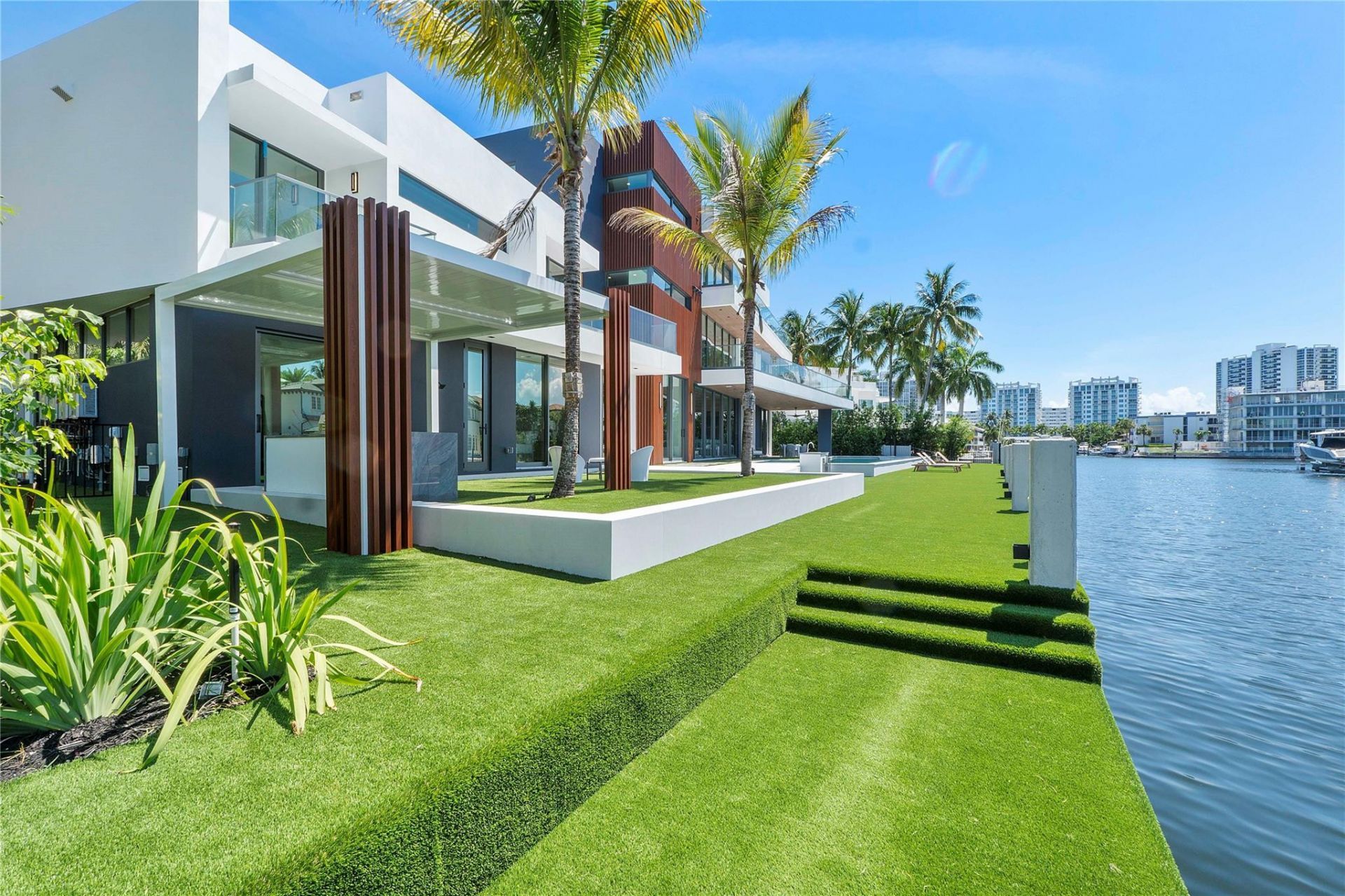 2880 NE 28th Street, Fort Lauderdale, FL 33306 Photo