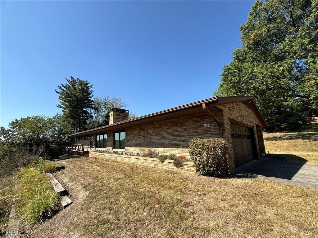 2902 Downeys Hill Drive Ne, Dover, OH 44622 Main Photo