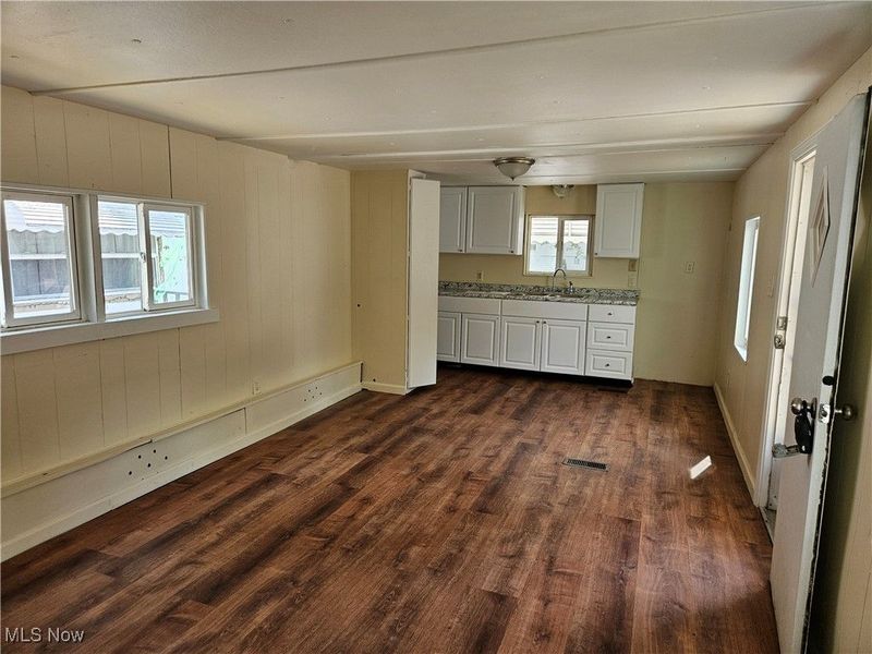 2305 E Waterloo Road, Akron, OH 44312 Photo 9