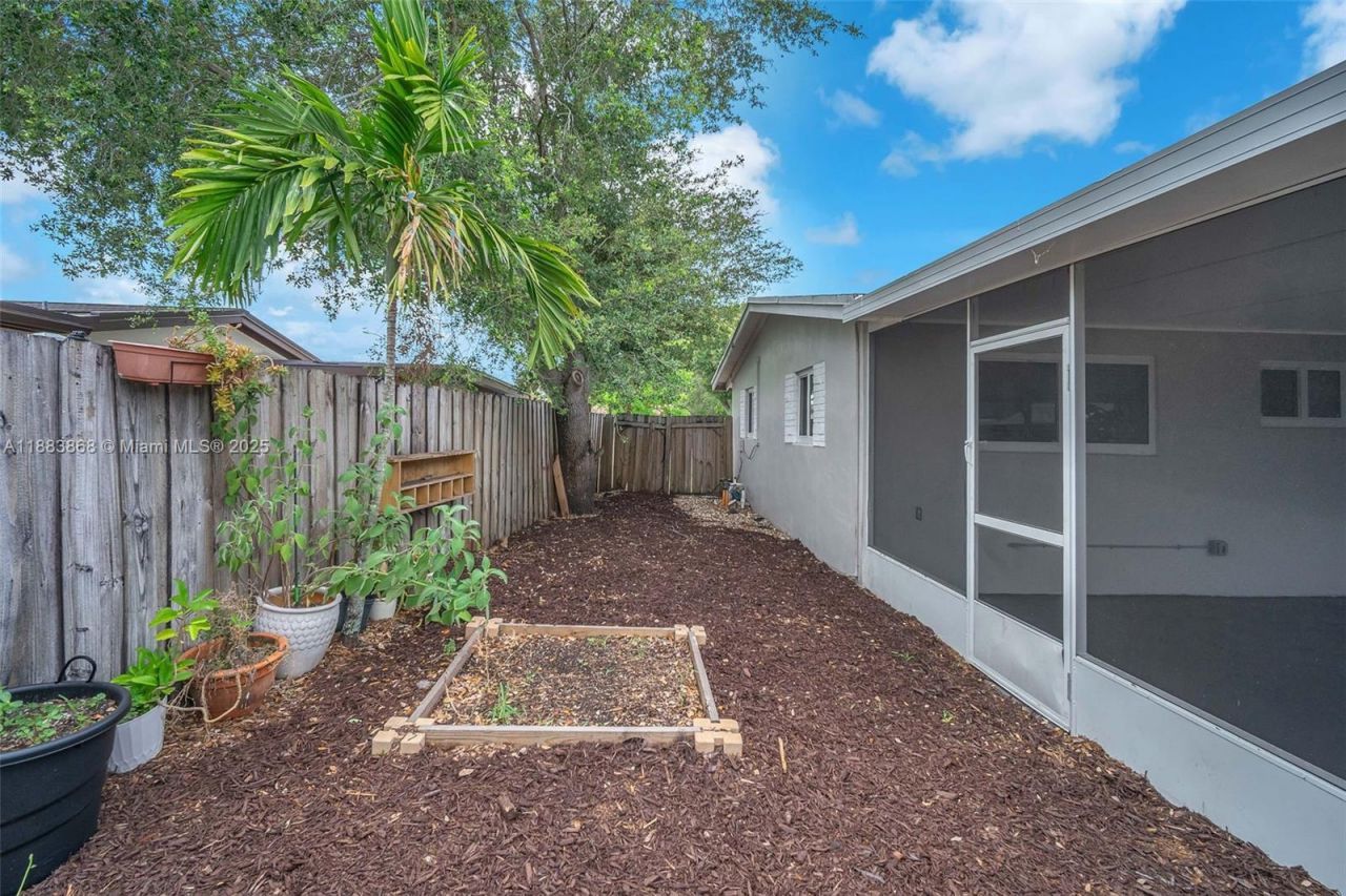 3641 SW 23rd Ct, Fort Lauderdale, FL 33312 Photo