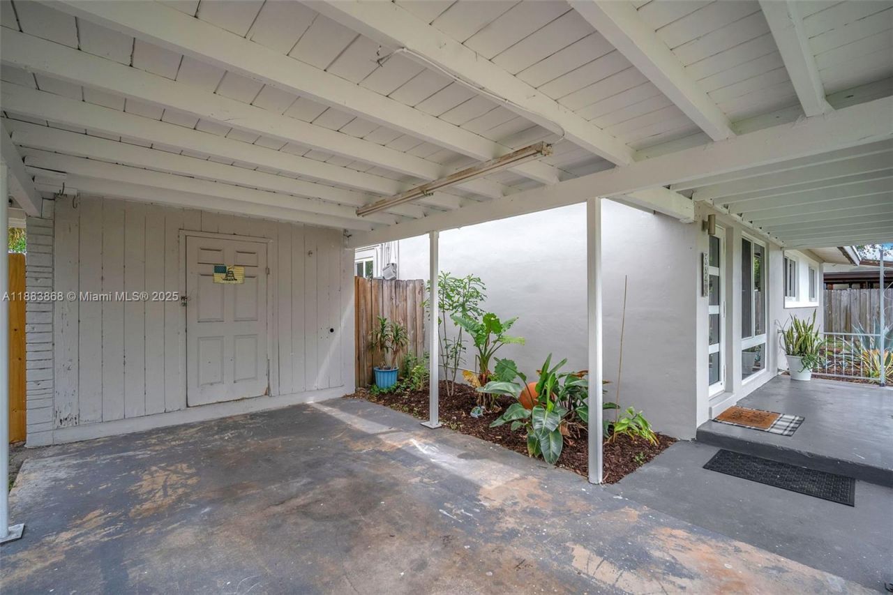 3641 SW 23rd Ct, Fort Lauderdale, FL 33312 Photo