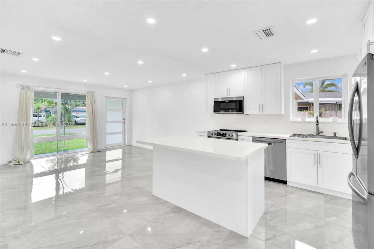 3641 SW 23rd Ct, Fort Lauderdale, FL 33312 Photo