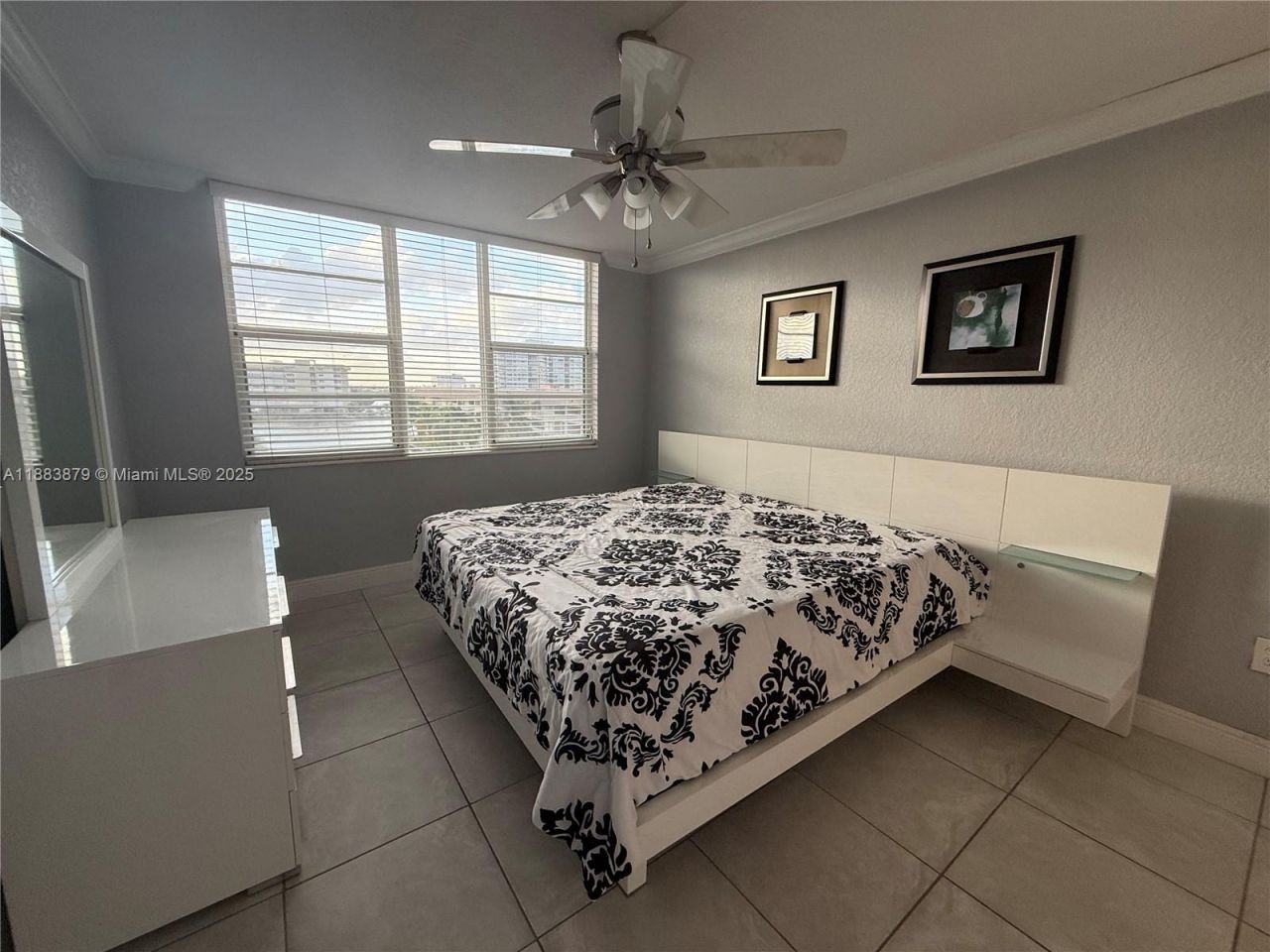 1893 S Ocean Dr, Unit 506, Hallandale Beach, FL 33009 Photo