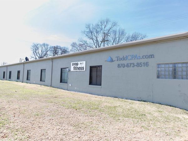 111 W 6th Street, Stuttgart, AR 72160
