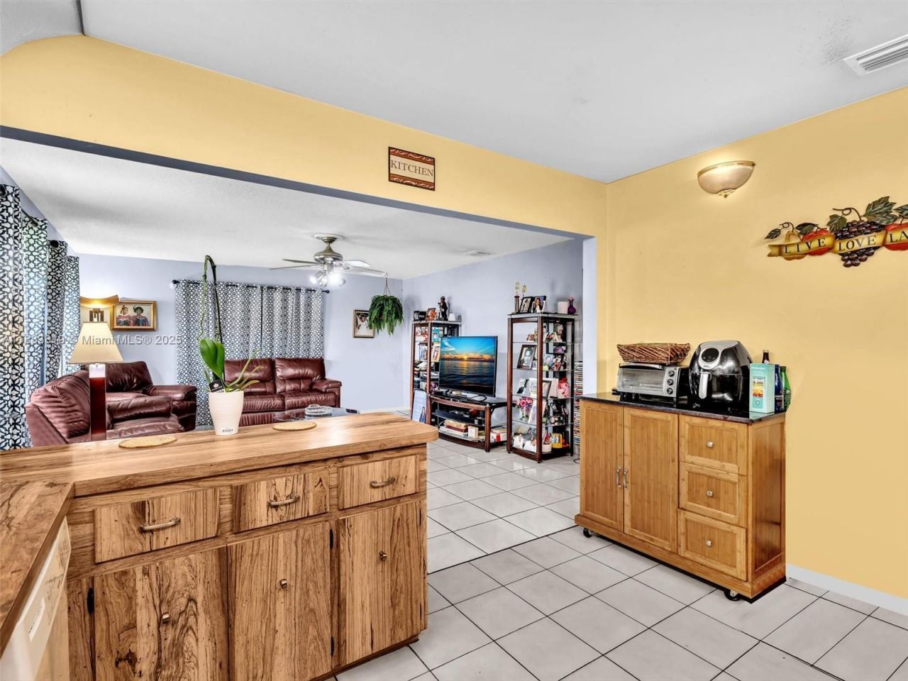 228 SW 5th Ave, Hallandale Beach, FL 33009 Photo