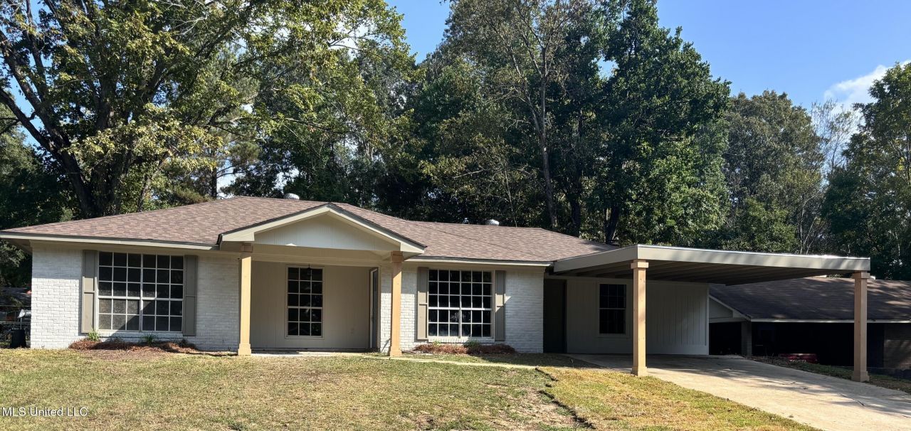 248 Ramada Circle, Jackson, MS 39212 Main Photo