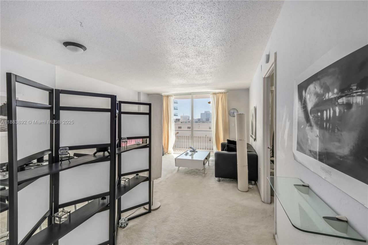 345 Ocean Dr, Unit 707, Miami Beach, FL 33139 Photo