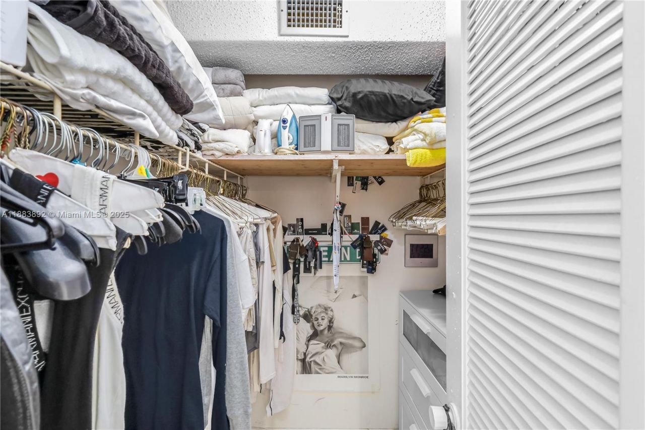 345 Ocean Dr, Unit 707, Miami Beach, FL 33139 Photo