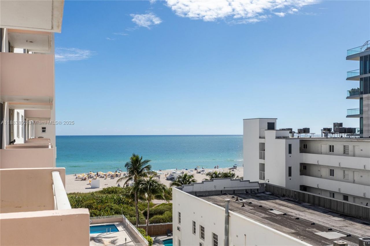 345 Ocean Dr, Unit 707, Miami Beach, FL 33139 Photo